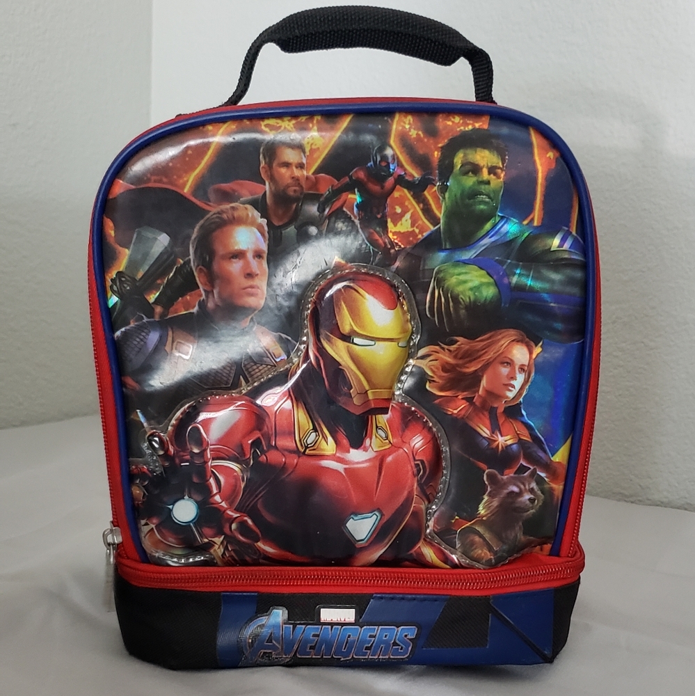 Marvel Avengers Zippered Two compartnent kid's Lunchbag in EUC